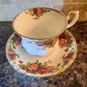 Royal Albert Old Country Roses Bone China